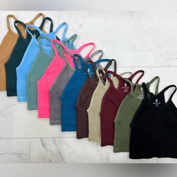 FREE PEOPLE COMING SOON 🔜 HAPPINESS RUNS CROP TOPS SZ XS/S M/L & XL NEW - Picture 3 of 5